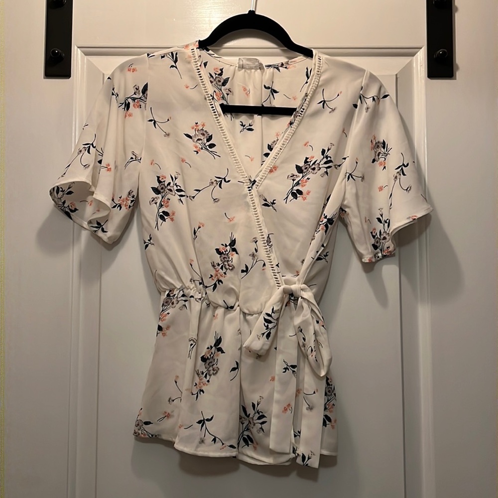 Sienna Sky crossover tie blouse short sleeve white/pink floral